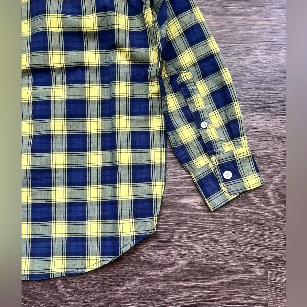 Gap kids boys Plaid button down shirt & tee bundle size XS (4/5)